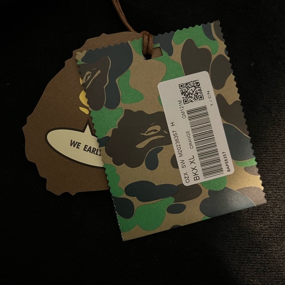 BAPE x UNDEFEATED double shark hoodie - Picture 10 of 10
